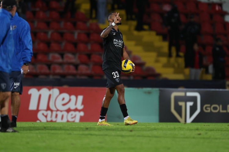 182体育-ESPN记者:三镇有意28岁葡甲前锋克洛维斯,对方标价300万雷亚尔