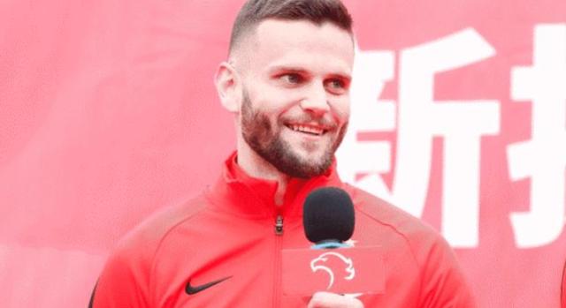 182体育官方网站-海港新援后卫：中超有很多优秀前锋 但有信心防住